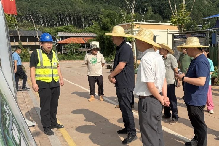 1752484982842386.jpg 云南省住房城鄉(xiāng)建設(shè)廳村鎮(zhèn)建設(shè)處處長馬望一行到磨憨項(xiàng)目調(diào)研.jpg